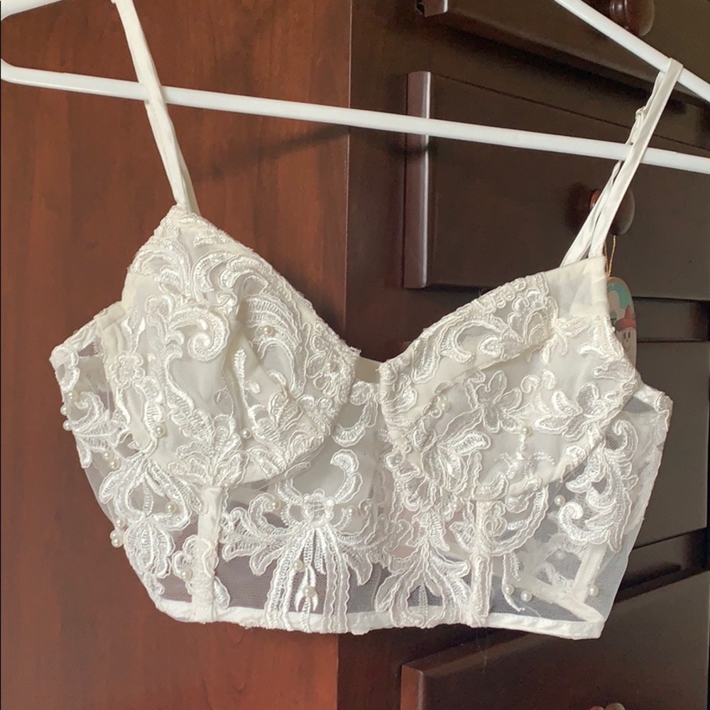 White bustier Audrey pearl top.